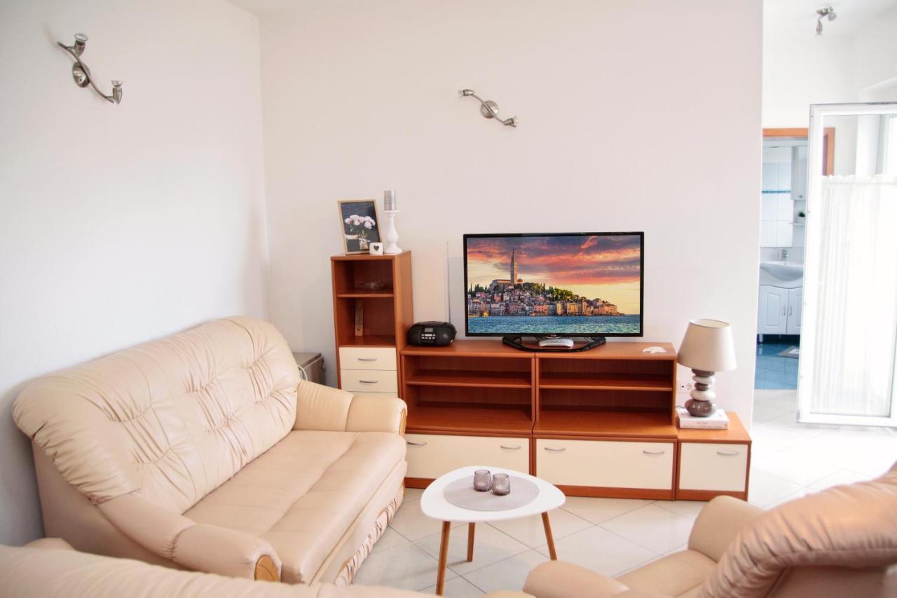 Apartment Matika, Terrace Apartment 10 Minutes Walk From Center Rovinj Eksteriør bilde